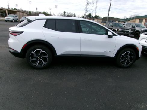 New 2026 Chevrolet Equinox EV LT image 11