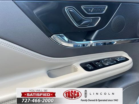 Certified 2024 Lincoln Corsair Reserve w/ Equipment Group 201A AWD/4WD image 10