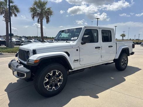 New 2026 Jeep Gladiator Sport AWD/4WD image 3