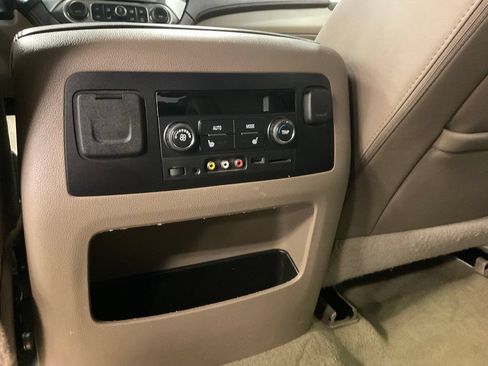 Used 2016 Chevrolet Tahoe LT AWD/4WD image 28