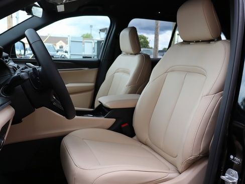 New 2025 Jeep Grand Cherokee Limited image 11