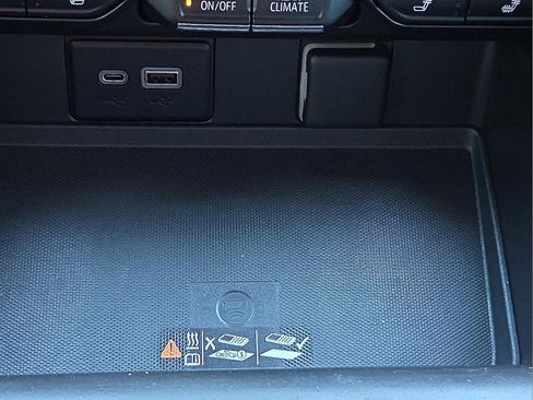 Used 2023 Chevrolet Tahoe Z71 w/ Luxury Package image 18