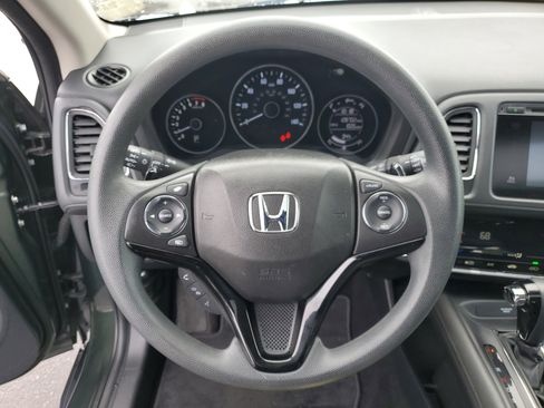 Used 2018 Honda HR-V EX image 19