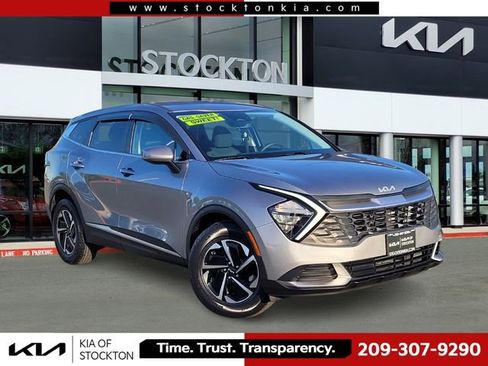 Used 2023 Kia Sportage LX AWD/4WD image 1