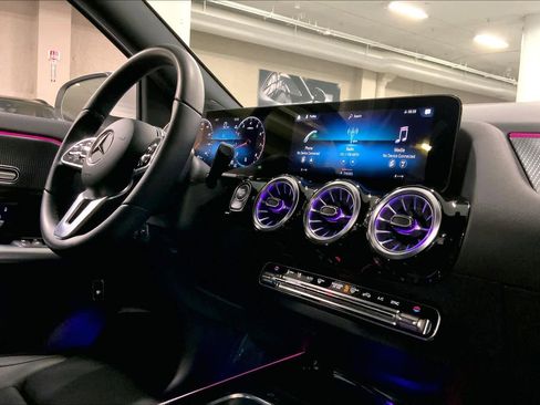 Certified 2023 Mercedes-Benz GLA 250 image 34