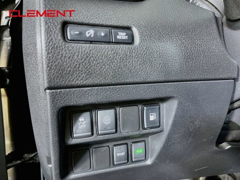 Used 2020 Nissan Rogue S FWD image 13