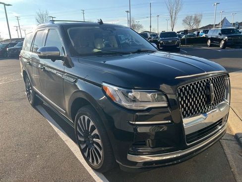 Used 2022 Lincoln Navigator Black Label image 4