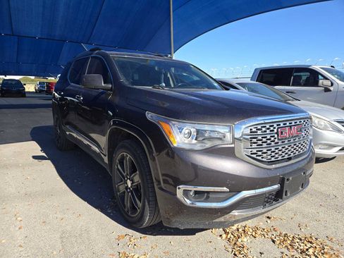 Used 2017 GMC Acadia Denali w/ Technology Package image 2