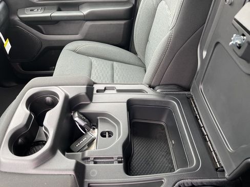 New 2026 RAM 1500 Express AWD/4WD image 19