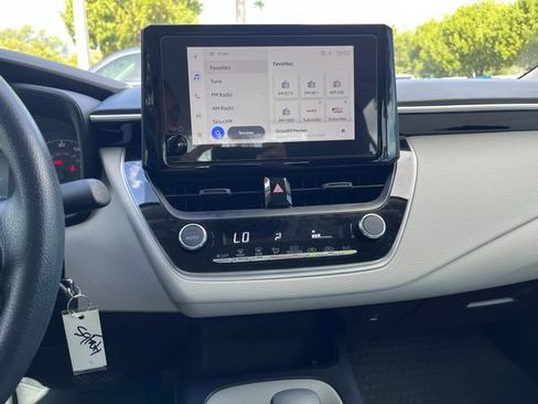 Used 2025 Toyota Corolla LE image 10