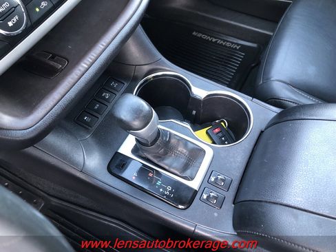 Used 2016 Toyota Highlander XLE w/ Protection Package #3 image 13