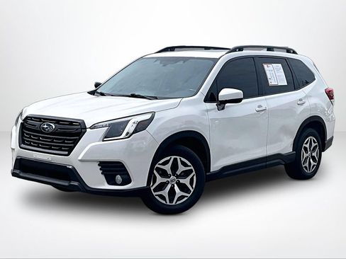 Used 2022 Subaru Forester Premium AWD/4WD image 2