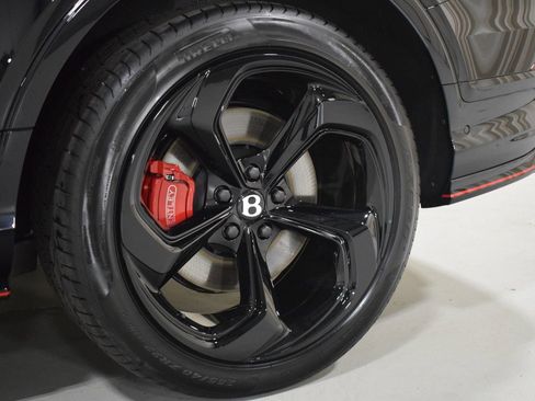 New 2025 Bentley Bentayga S Black Edition image 18
