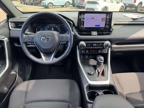 Used 2021 Toyota RAV4 SE w/ Weather & Moonroof Package AWD/4WD image 20