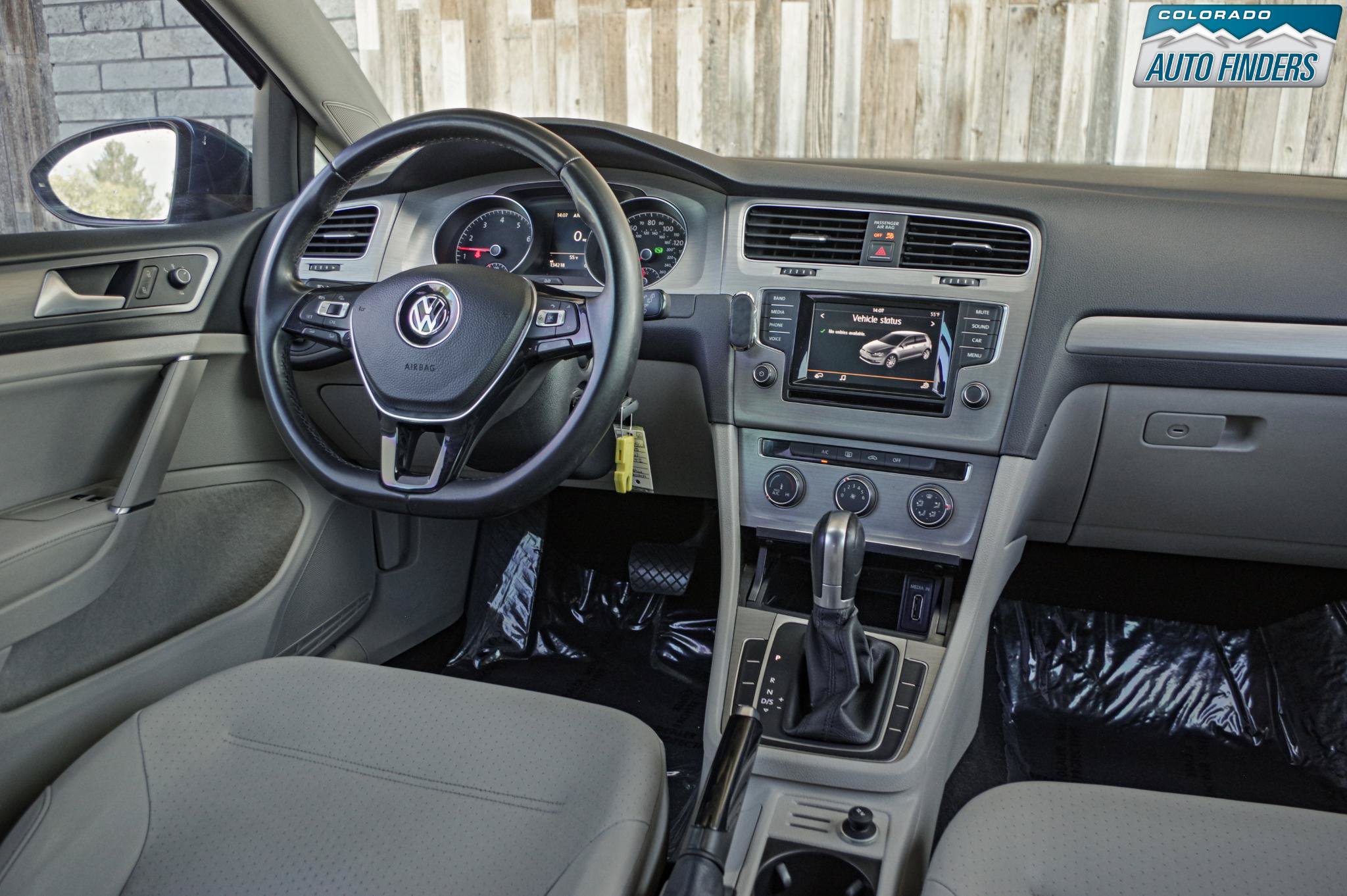 Used 2015 Volkswagen Golf S FWD image 15