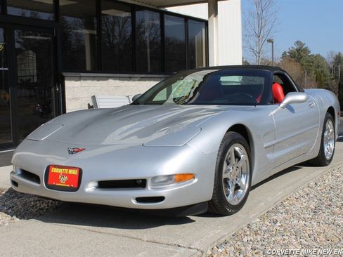 Used 2001 Chevrolet Corvette w/ Preferred Equipment Group2 image 8