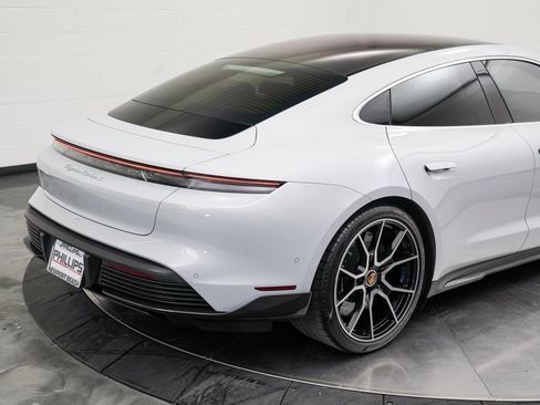 Used 2022 Porsche Taycan Turbo S image 10