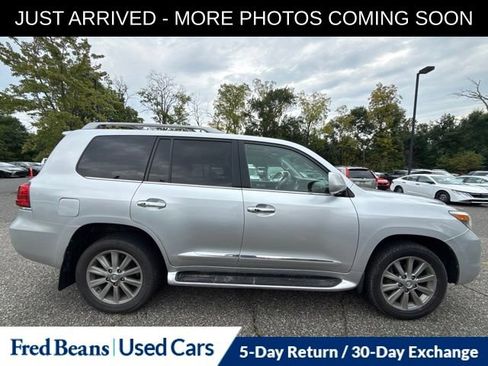 Used 2011 Lexus LX 570 4WD w/ Luxury Pkg image 11
