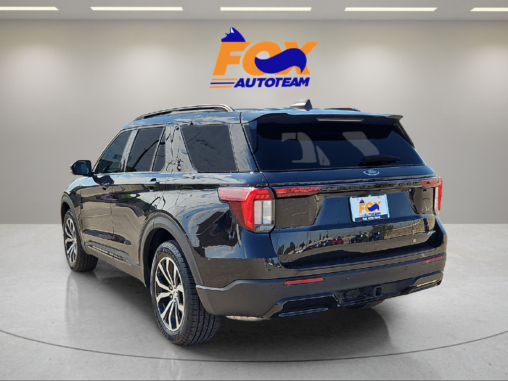 Used 2025 Ford Explorer ST-Line AWD/4WD image 3