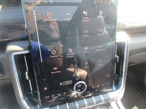 New 2026 GMC Yukon Elevation AWD/4WD image 19