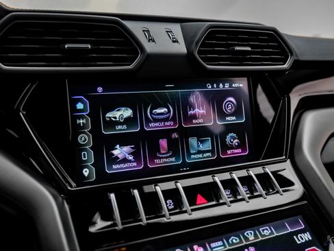 Used 2024 Lamborghini Urus S image 71