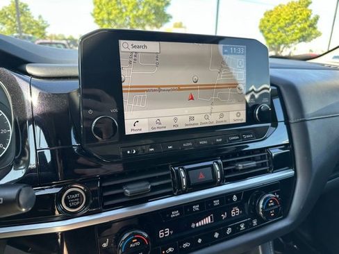 Used 2022 Nissan Pathfinder SL w/ SL Premium Package image 19