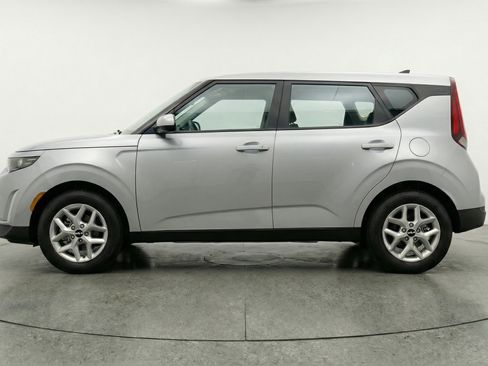 Used 2025 Kia Soul LX w/ LX Technology Package image 5