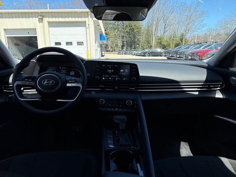 New 2026 Hyundai Elantra Hybrid FWD image 18