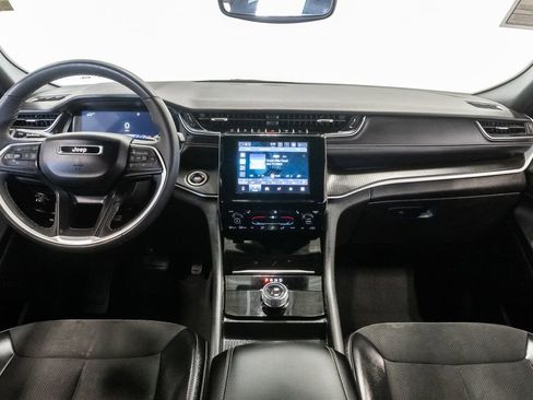 Used 2024 Jeep Grand Cherokee Altitude AWD/4WD image 25