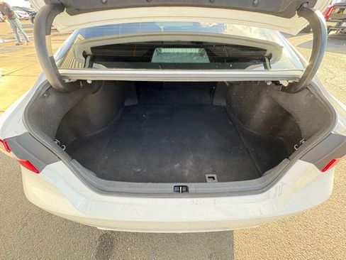 Used 2021 Toyota Camry SE image 25