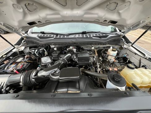 Used 2022 Ford F250 XL w/ Power Equipment Group image 9