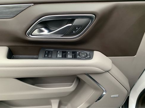 Used 2023 GMC Yukon SLT w/ SLT Luxury Package image 14