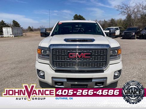 Used 2019 GMC Sierra 2500 Denali w/ Duramax Plus Package image 10