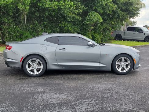 Used 2023 Chevrolet Camaro LT RWD image 8
