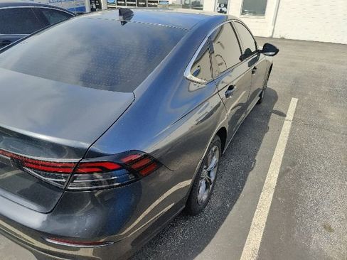 Used 2023 Honda Accord EX image 9