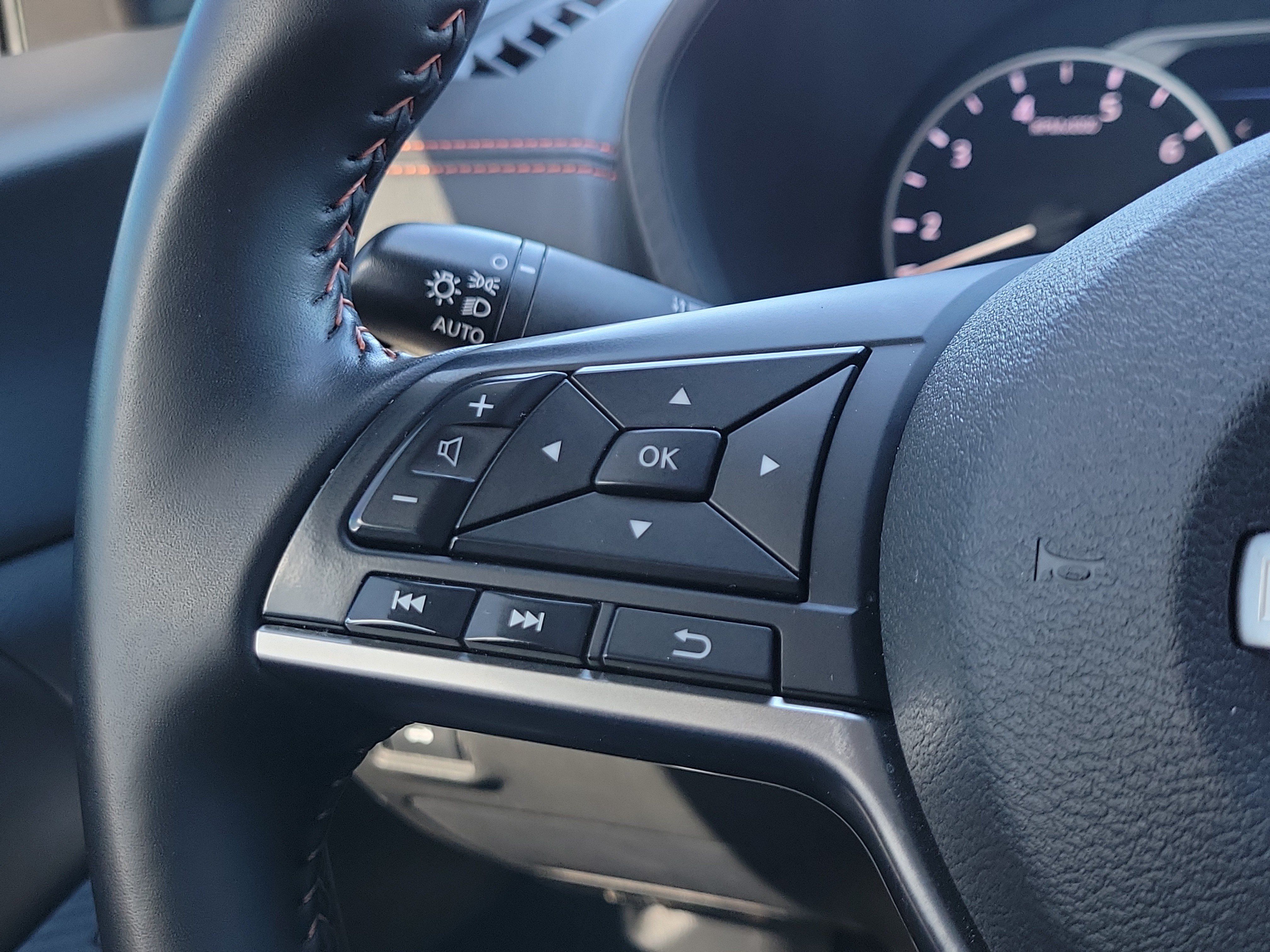 Used 2025 Nissan Sentra SR w/ Midnight Edition FWD image 30