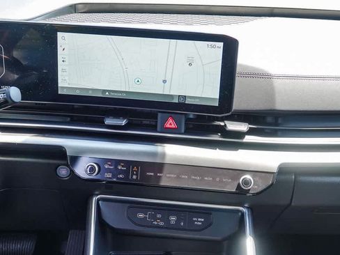 Certified 2025 Kia Carnival SX w/ SX Dark Edition Package FWD image 12