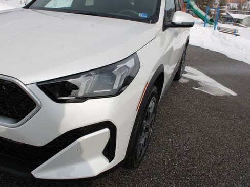 New 2026 BMW X2 xDrive28i image 43
