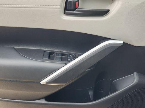 Used 2026 Toyota Corolla Cross LE w/ Moonroof Package FWD image 27