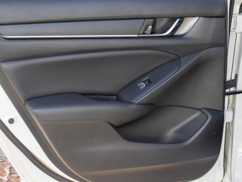 Used 2022 Honda Accord Sport image 11