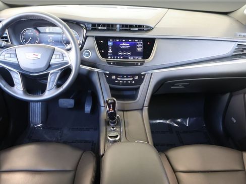 Certified 2025 Cadillac XT5 Premium Luxury image 14