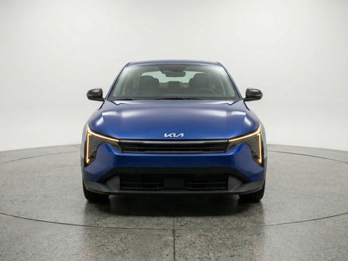 Used 2025 Kia K4 FWD image 1