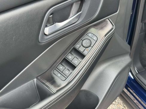 Certified 2026 Nissan Rogue SV AWD/4WD image 17