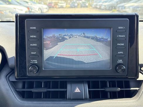 Used 2019 Toyota RAV4 LE image 21