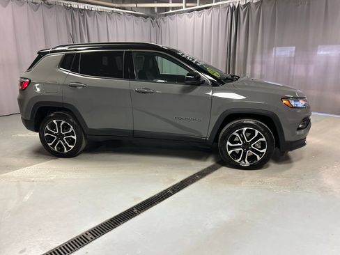 Used 2024 Jeep Compass Limited image 8