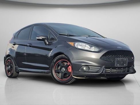 Used 2016 Ford Fiesta ST image 2