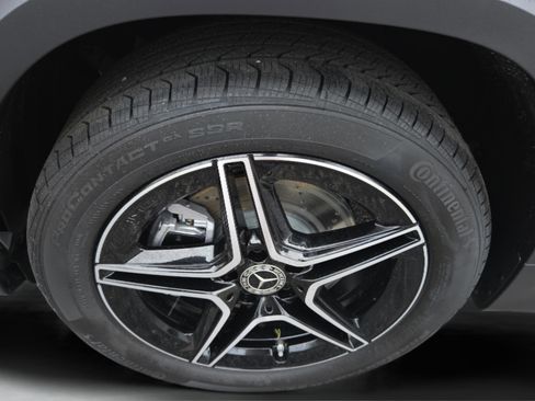 New 2026 Mercedes-Benz GLB 250 image 9