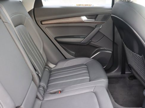 Used 2025 Audi Q5 2.0T Premium w/ Convenience Plus Package image 14