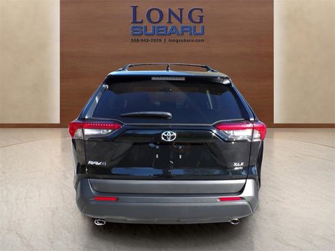 Used 2023 Toyota RAV4 XLE w/ Convenience Package image 8