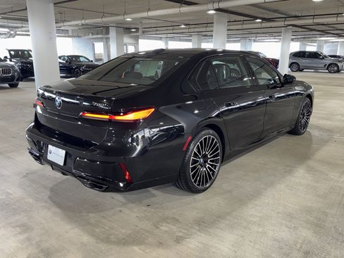 Used 2024 BMW 760i xDrive w/ Executive Package image 8